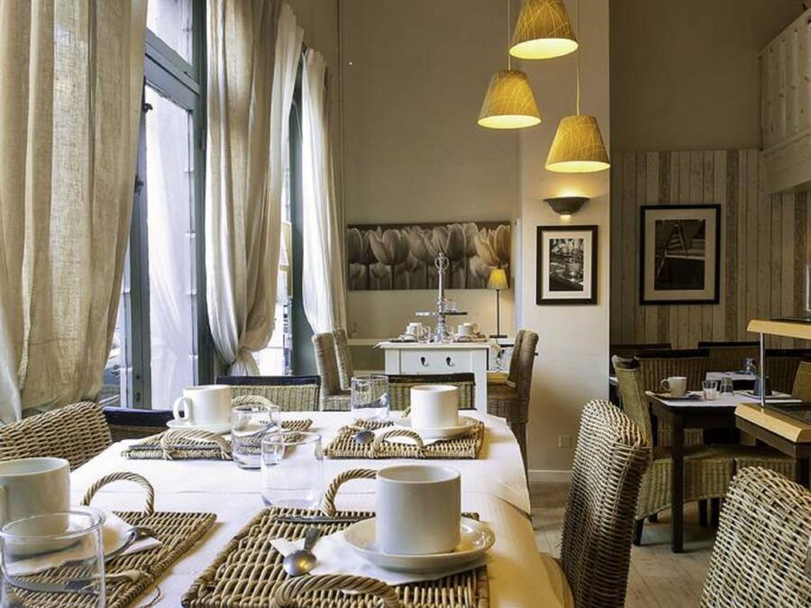 Daily buffet breakfast (EUR 14.90 per person)