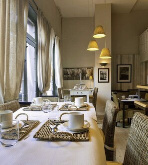 Daily buffet breakfast (EUR 14.90 per person) - Hôtel les Embruns (Le Touquet-Paris-Plage)