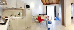 High chair, cookware/dishes/utensils