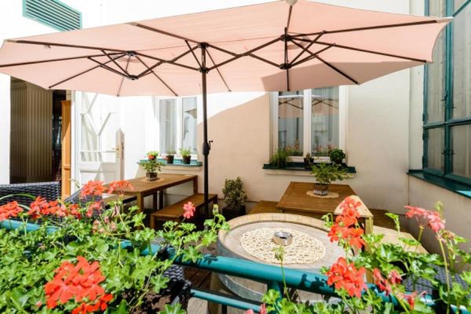 daily buffet breakfast (eur 21.90 per person)