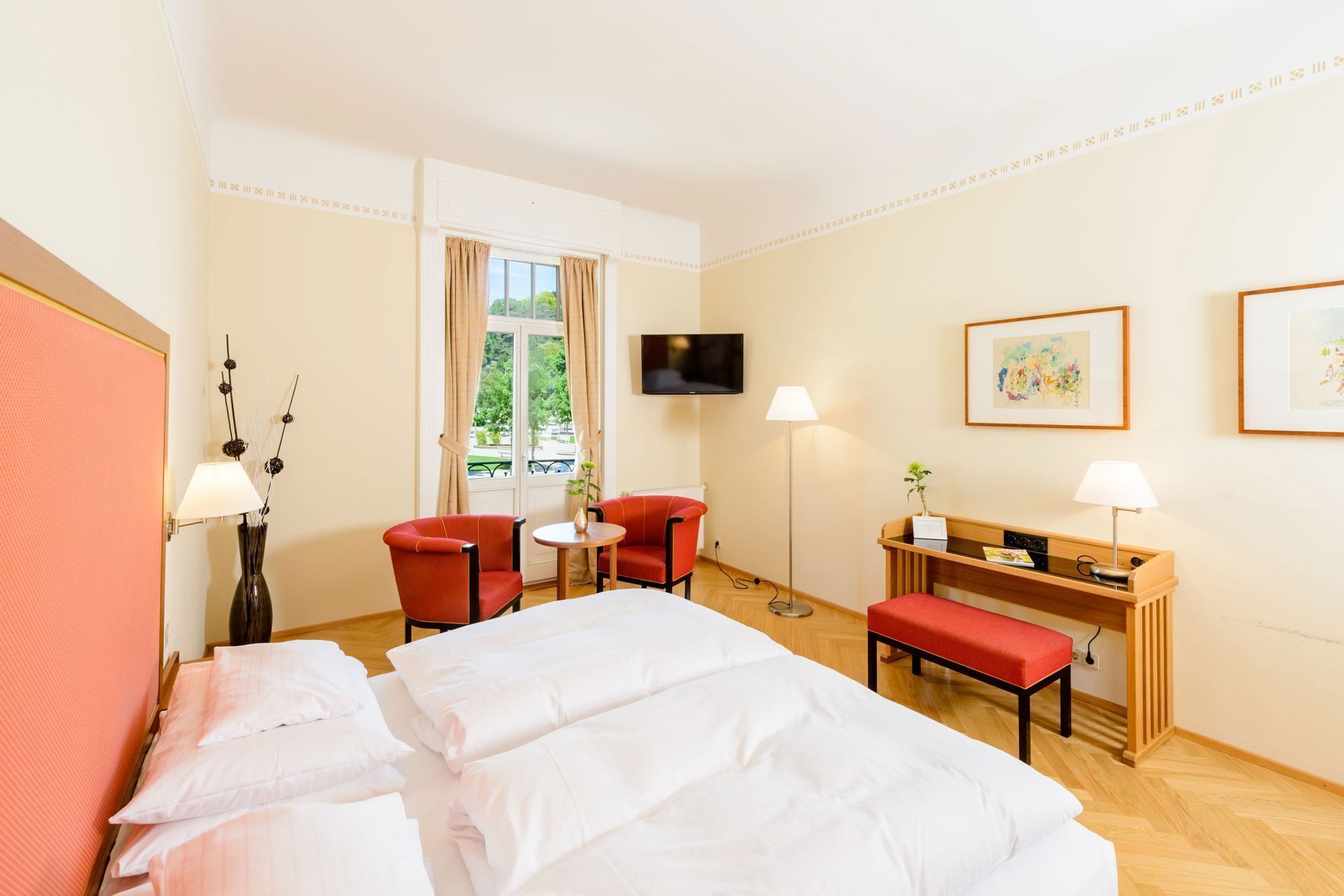 Premium bedding, in-room safe, desk, soundproofing