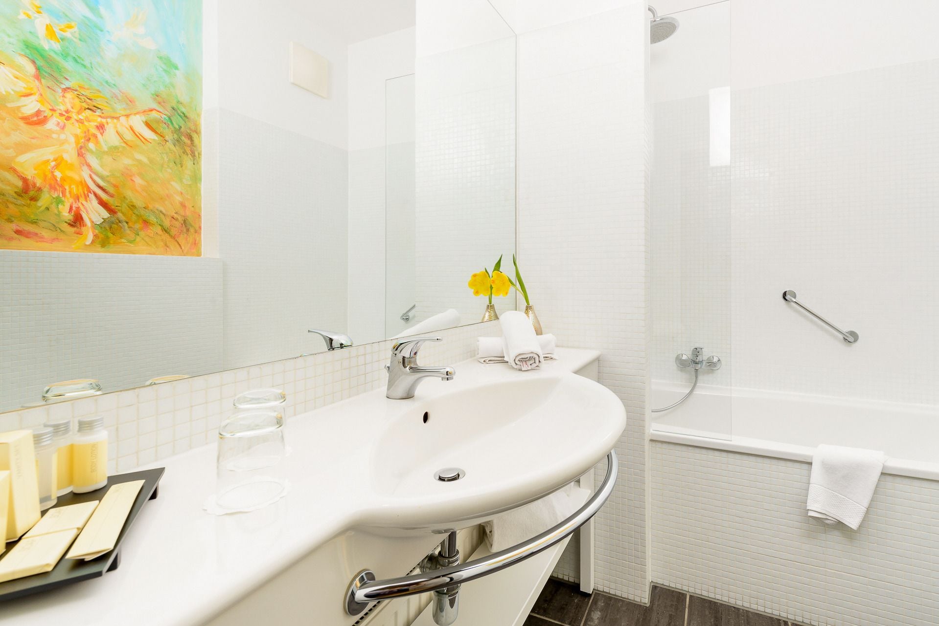 suite, balcony, park view | bathroom | combined shower/bathtub, deep-soaking bathtub, free toiletries