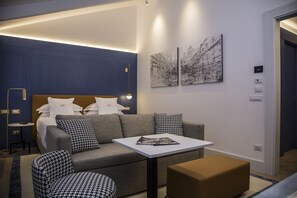 Egyptian cotton sheets, premium bedding, down duvets, pillow-top beds - GKK Exclusive Private Suite (Rome)