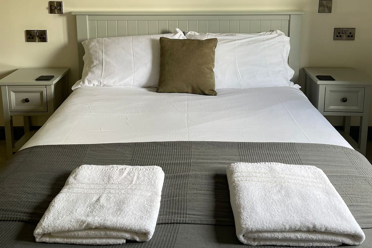Luxury Cabin, 1 King Bed, Hot Tub