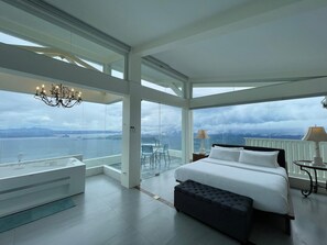 Premium bedding, in-room safe, iron/ironing board, rollaway beds - The Carmelence View (Tagaytay)