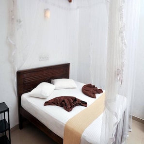 Minibar, desk, iron/ironing board, free WiFi
