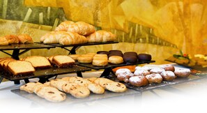 Daily buffet breakfast for a fee - Oca Palacio de la Llorea Hotel & Spa (Gijon)