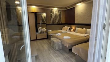 Safe på rommet, skrivebord, strykejern/-brett og wi-fi (inkludert)