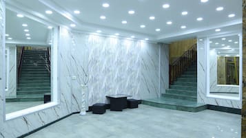 Pintu masuk properti