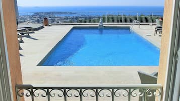 Quarto casal superior, vista para o mar, ao lado da piscina | Vista para praia/oceano