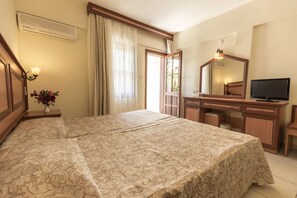 Quarto standard | Frigobar (abastecido com itens grátis), cofres nos quartos, escrivaninha
