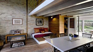Villa, 2 habitaciones, vista al valle | Área de sala de estar | Televisión LCD