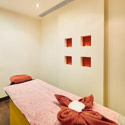 Tratamentos corporais, tratamentos faciais, manicure e pedicure