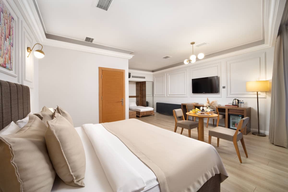 Superior Suite, Sea View | Frette Italian sheets, premium bedding, down comforters, minibar
