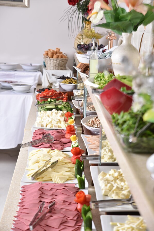 Kontinental frokost hver dag (EUR 3 per person)