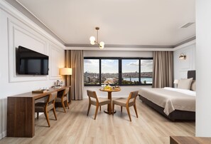 Superior Suite, Sea View | Frette Italian sheets, premium bedding, down comforters, minibar - Elan Hotel (Istanbul)