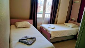 Bureau, chambres insonorisées, Wi-Fi gratuit, draps fournis