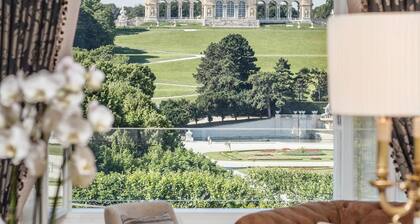 Schloß Schönbrunn Grand Suite