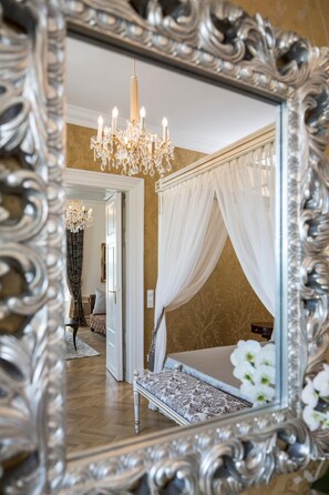 2 habitaciones, minibar y caja de seguridad en la habitación