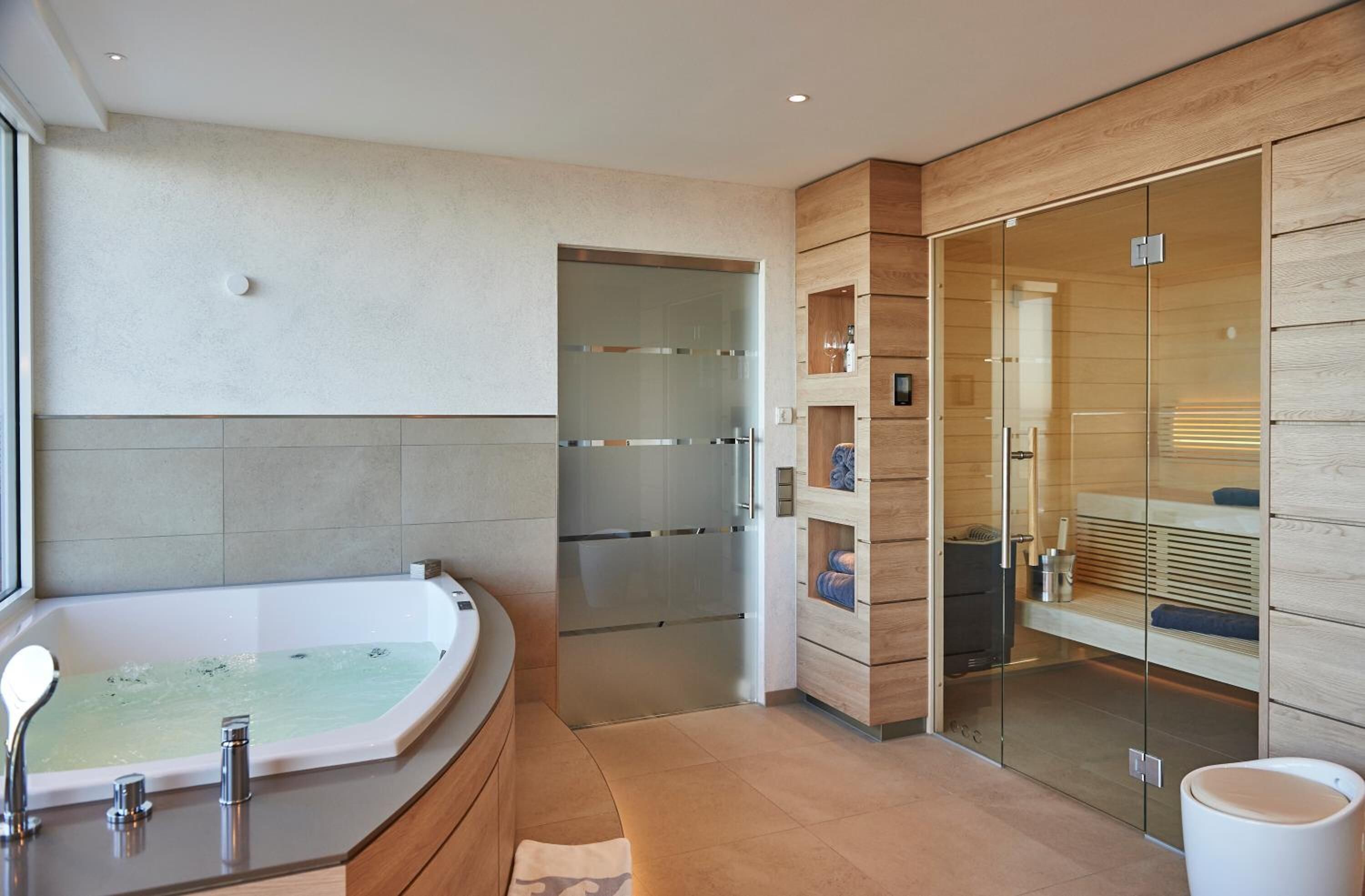 Body treatments, hydrotherapy, aromatherapy, deep-tissue massages