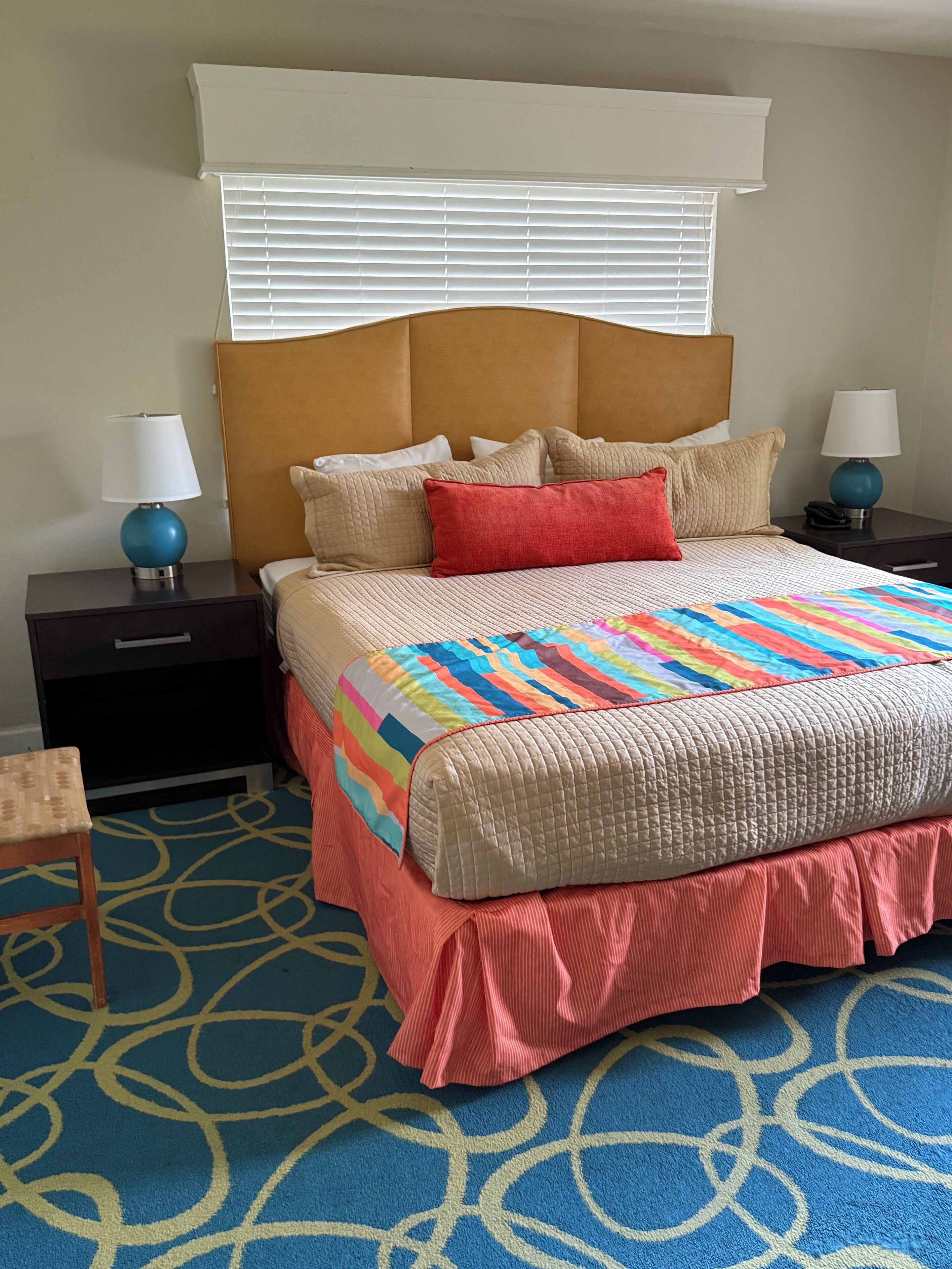 Zimmersafe, Bügeleisen/Bügelbrett, Bettwäsche