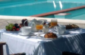 Outdoor dining - Country House Bosco Lazzeroni (Montaione)