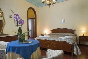 Villa, meerdere slaapkamers, uitzicht op wijngaard | 11 slaapkamers, luxe beddengoed, een bureau, een strijkplank/strijkijzer