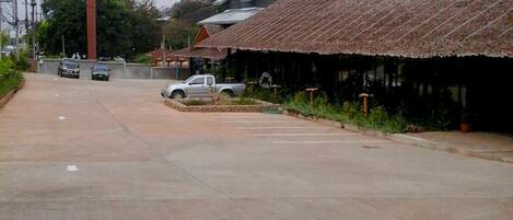 ที่จอดรถ