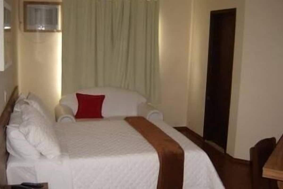 Double Room, 1 Double Bed | Minibar, blackout drapes, free cribs/infant beds, rollaway beds
