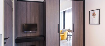 G Flats & Serviced Apartments - Adult Only