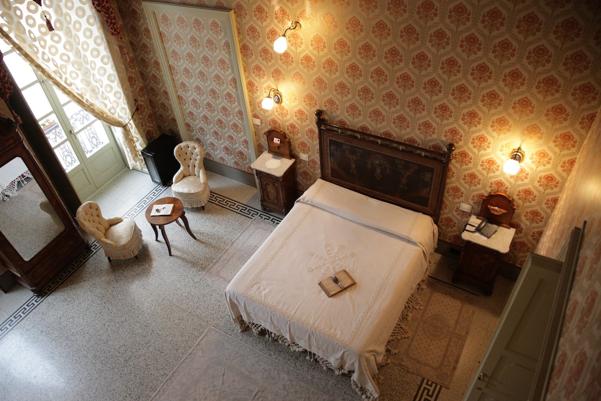 junior suite (2 levels - la pace) | minibar, in-room safe, desk, soundproofing