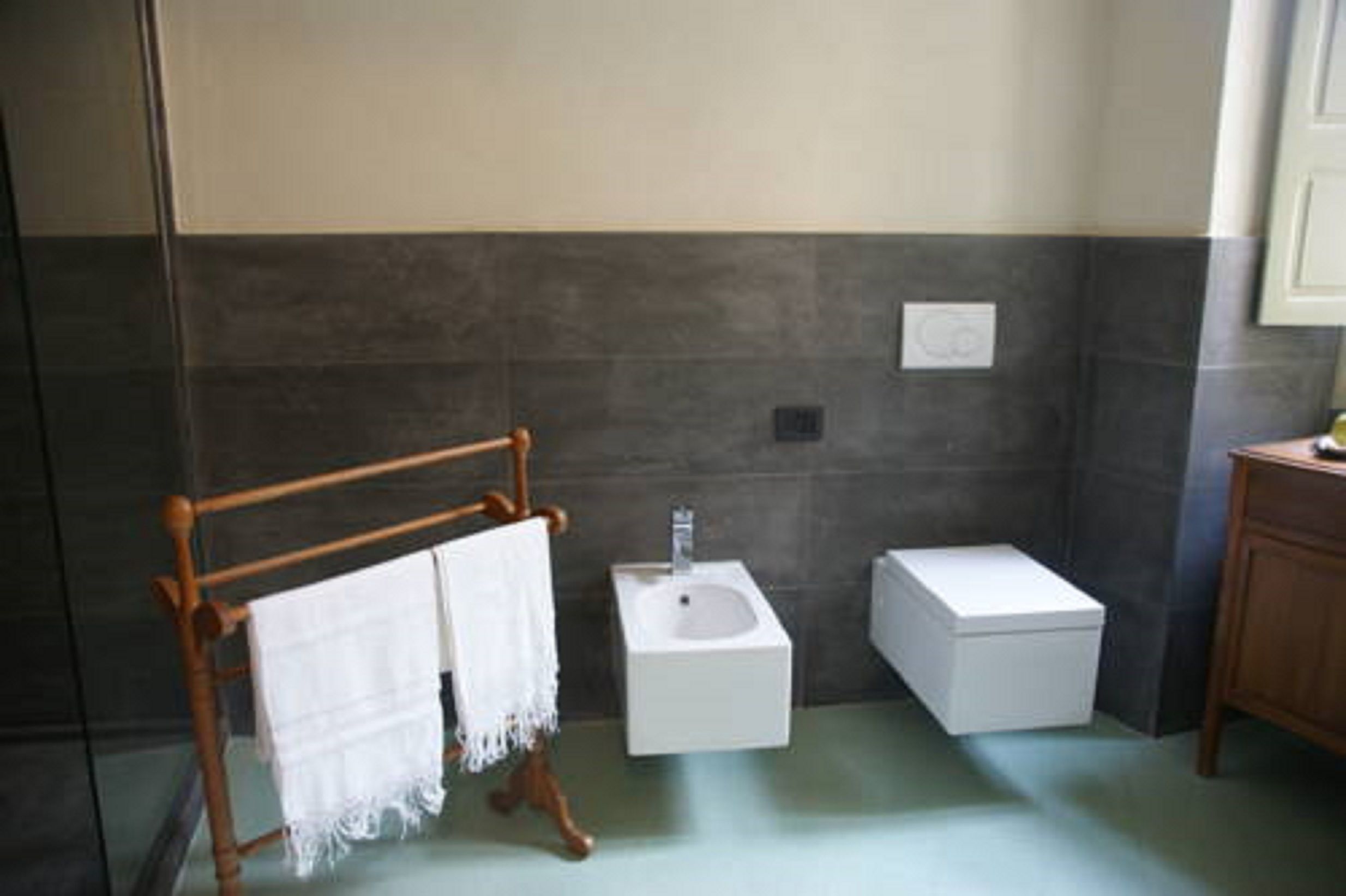 classic double room (la serenità) | bathroom | free toiletries, hair dryer, slippers, towels
