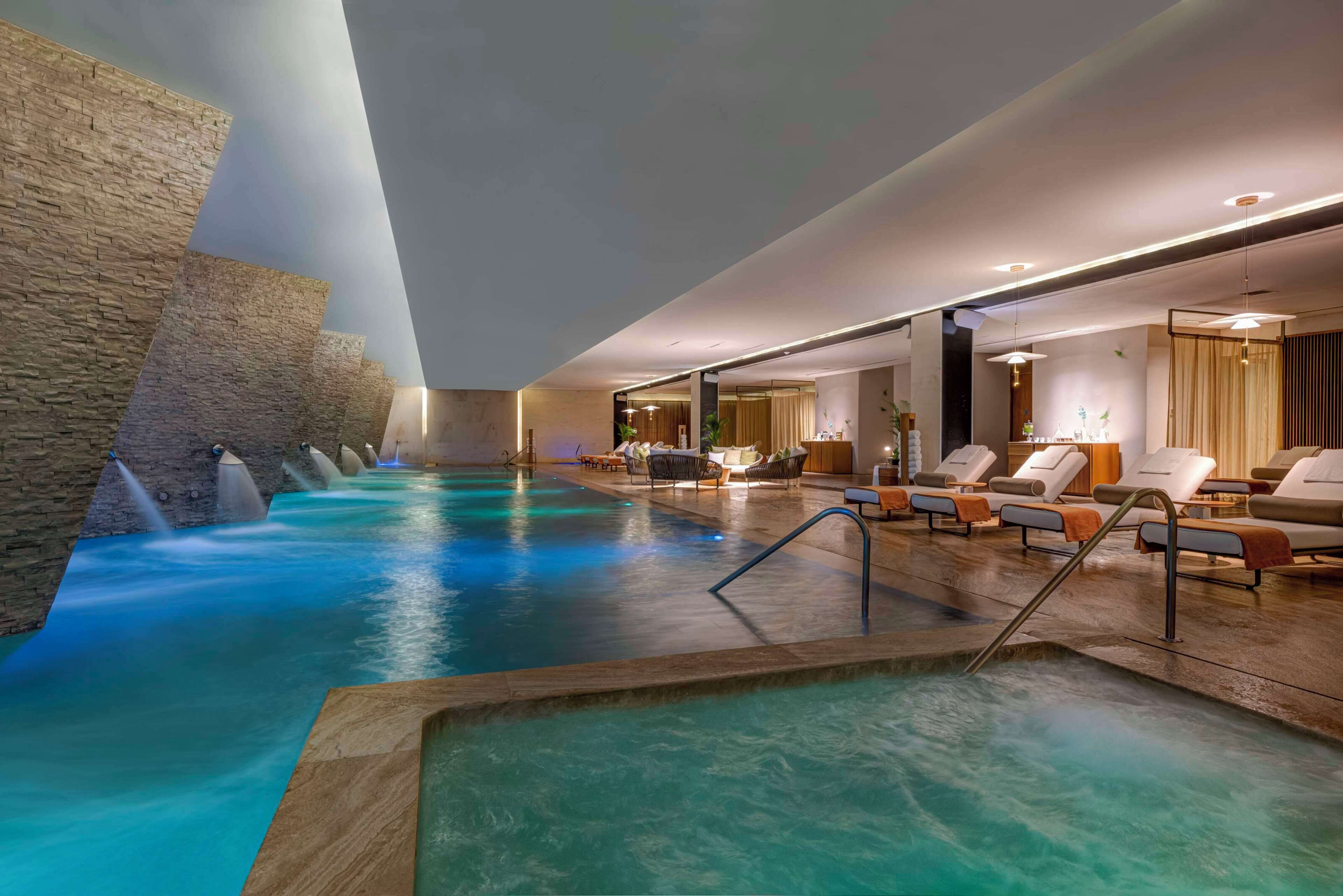 Sauna, hot tub, steam room, body treatments, aromatherapy, body wraps