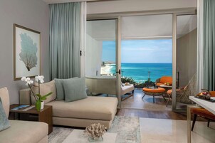 Ambassador Sunrise Suite Ocean View | Roupas de cama de algodão egípcio, roupas de cama premium