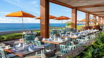 7 restaurants, breakfast, lunch, dinner served; international cuisine