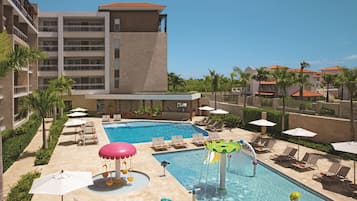 4 outdoor pools, free pool cabanas, pool umbrellas