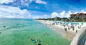 Beach nearby - Ashley Brooke Beach Resort (Deerfield Beach)
