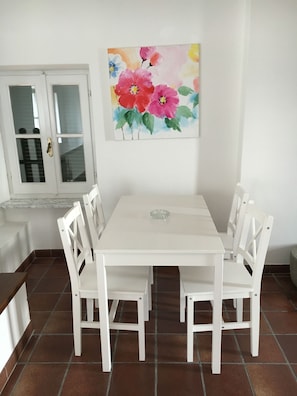Family Apartment, 1 Double Bed with Sofa bed, Ocean View | In-room dining - Montemarcello View (Ameglia)