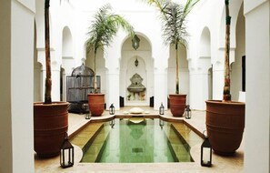 2 piscines extérieures