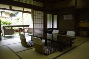 Japanese-Style Standard Room with Private Toilet | Minibar, in-room safe, desk, free WiFi - Kobayashiya (Toyooka)
