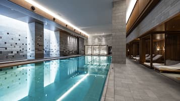 Piscine couverte, cabanons gratuits