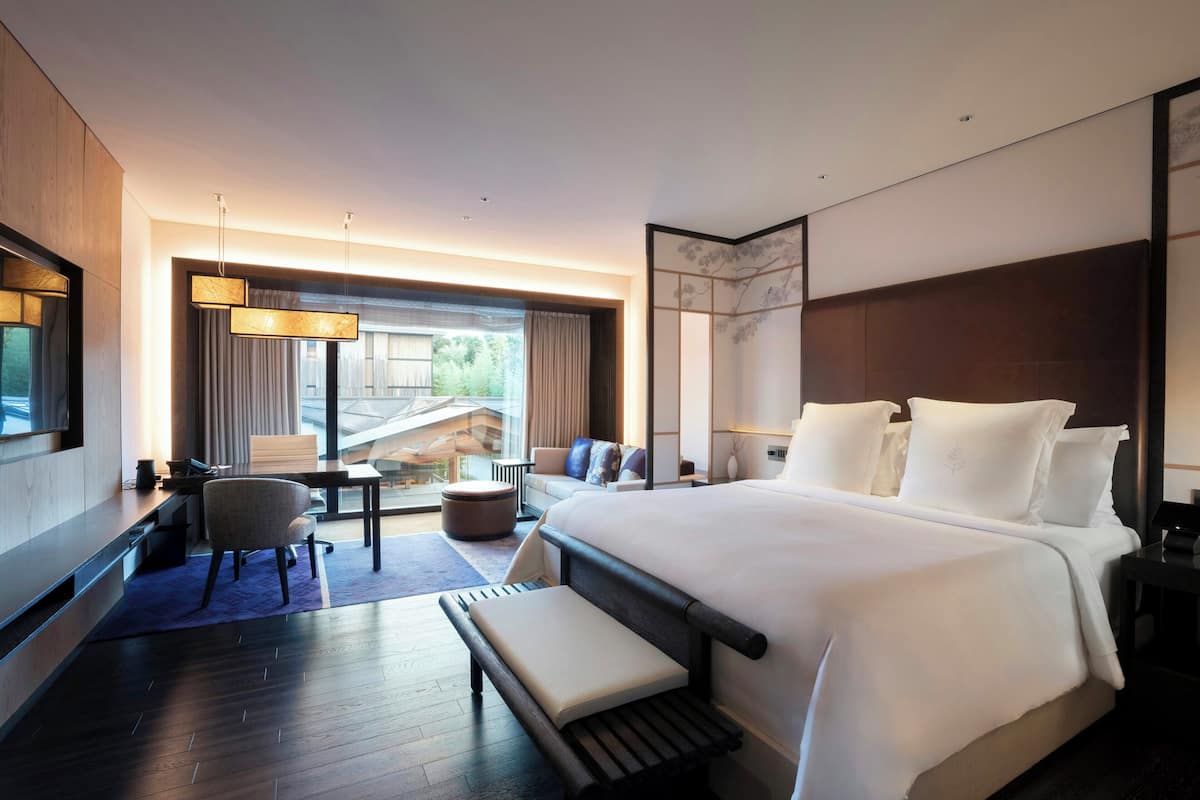Deluxe-Zimmer, 1 King-Bett | Blick auf den Innenhof