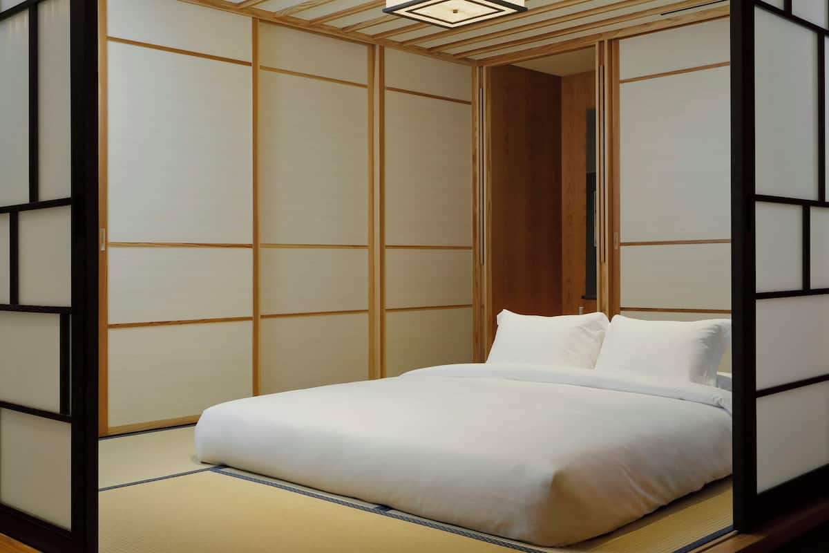 Premium bedding, down duvets, minibar, in-room safe