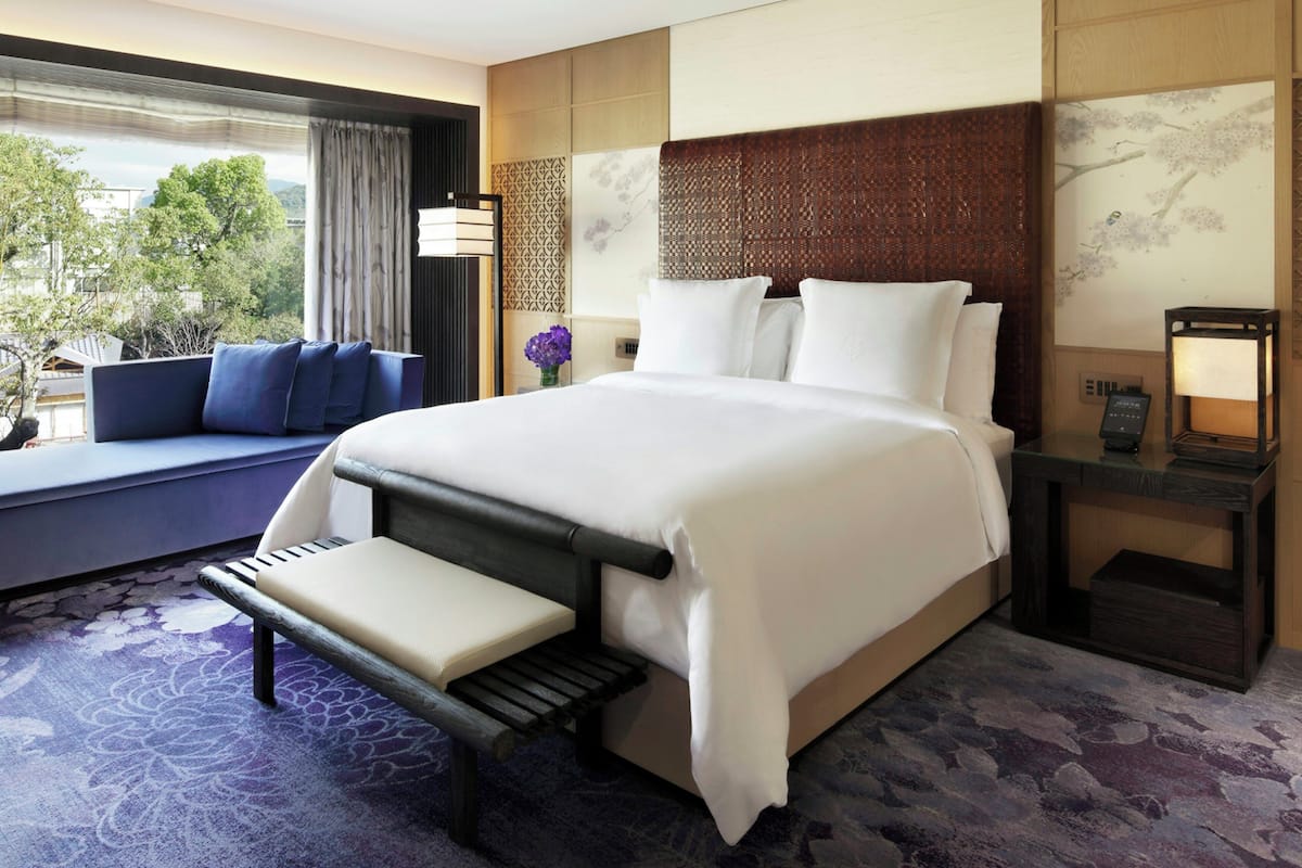 Premium bedding, down duvets, minibar, in-room safe