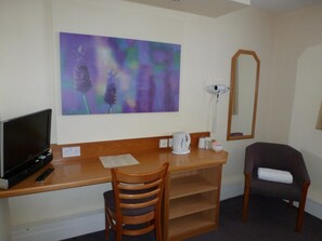 Interior - Wheatsheaf Hotel by Greene King Inns (Basingstoke)