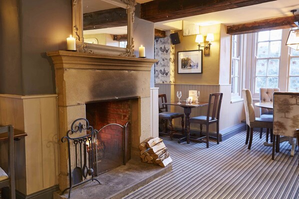 British cuisine - Wheatsheaf Hotel by Greene King Inns (Basingstoke)