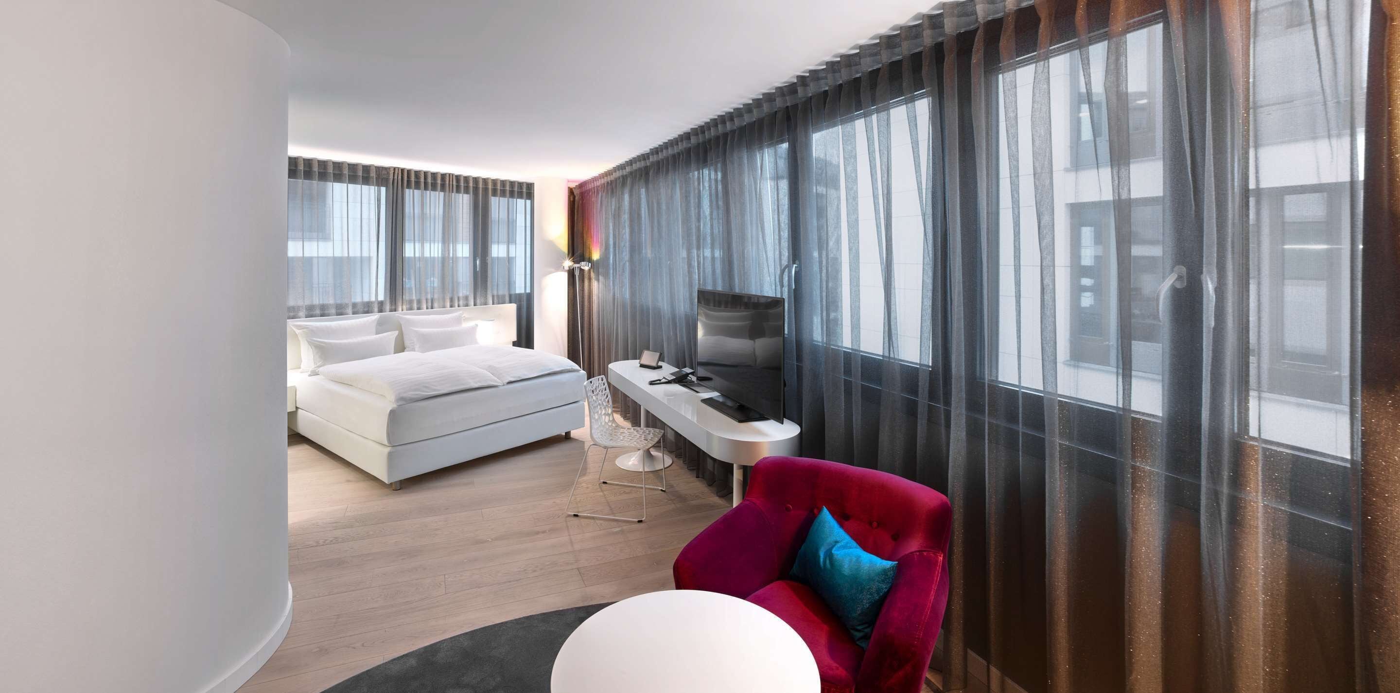 1 bedroom, hypo-allergenic bedding, minibar, in-room safe