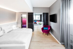 Backbeat Suite | Hypo-allergenic bedding, minibar, in-room safe, desk - Jaz in the City Stuttgart (Stuttgart)