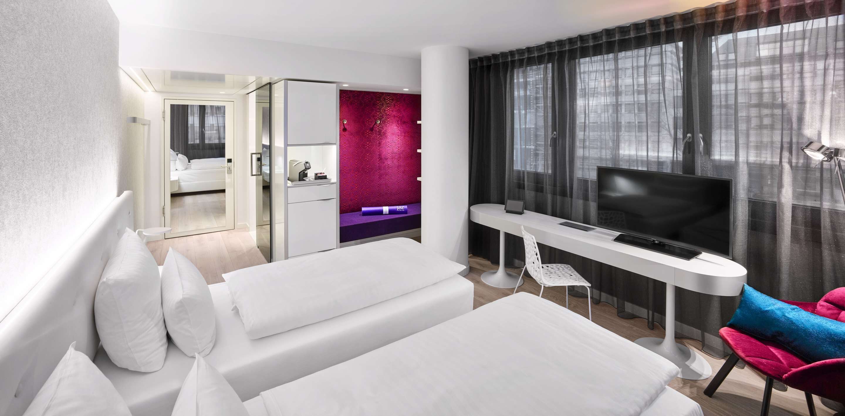 1 bedroom, hypo-allergenic bedding, minibar, in-room safe