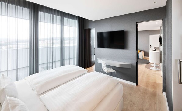 Ropa de cama hipoalergénica y minibar 